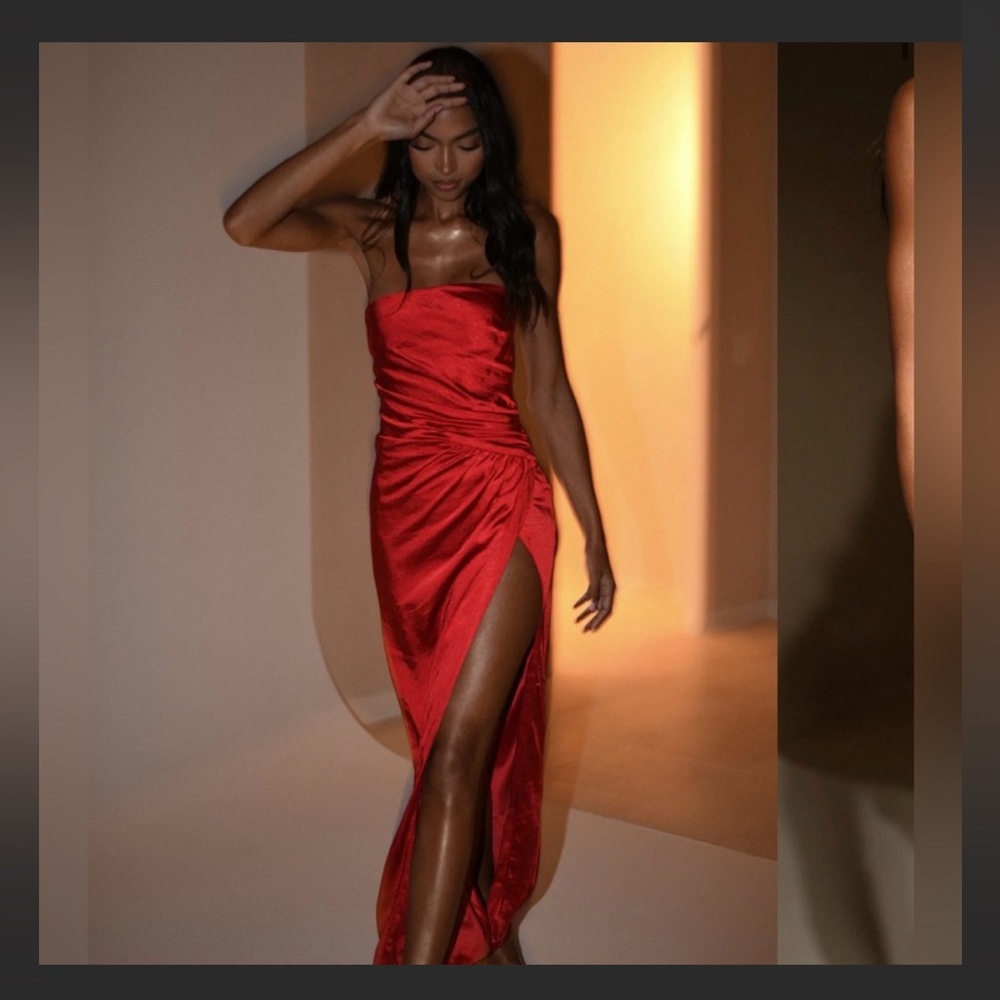 MESHKI Red Silky Strapless Dress